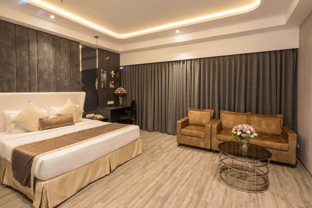 Goldfinch Hotel Мумбаи Экстерьер фото
