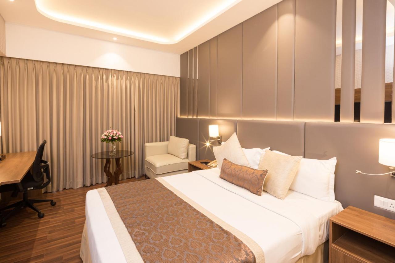 Goldfinch Hotel Мумбаи Экстерьер фото