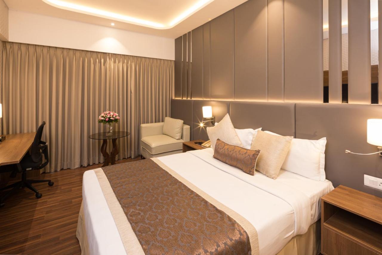 Goldfinch Hotel Мумбаи Экстерьер фото