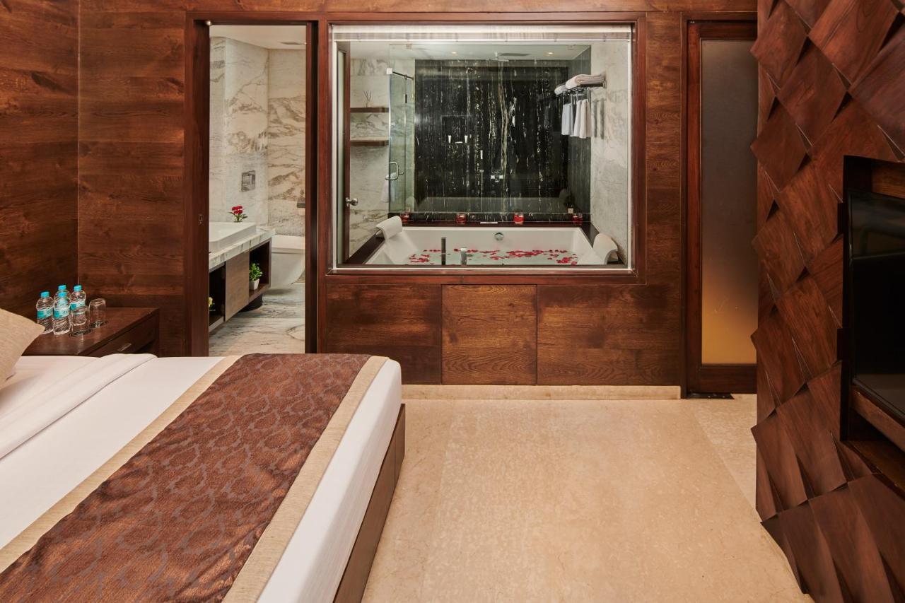 Goldfinch Hotel Мумбаи Экстерьер фото