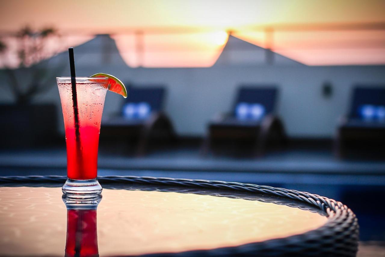 Goldfinch Hotel Мумбаи Экстерьер фото