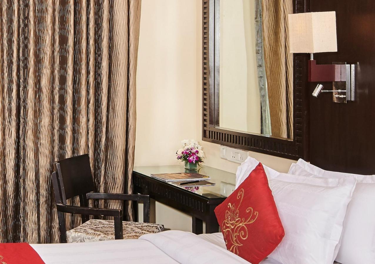 Goldfinch Hotel Мумбаи Экстерьер фото