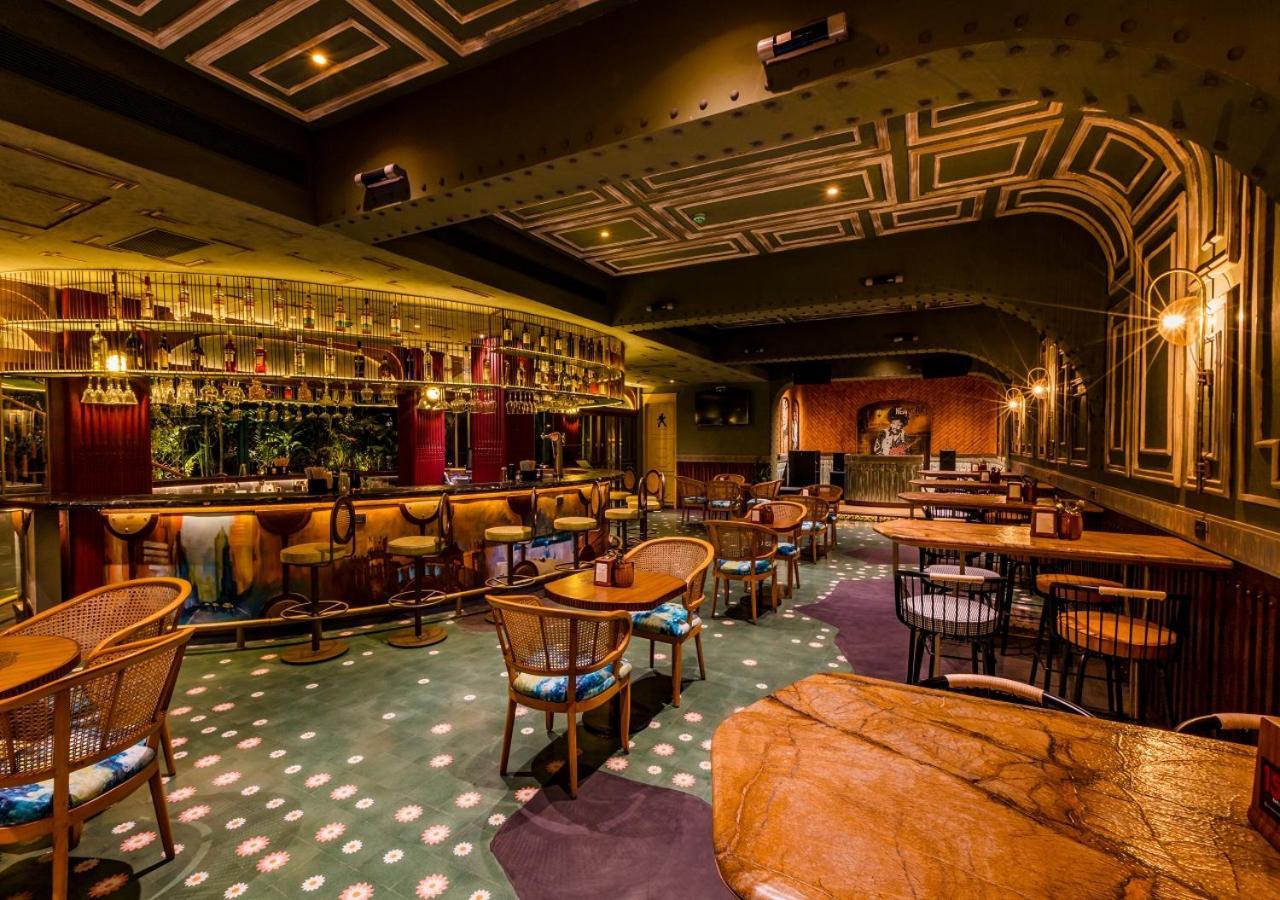 Goldfinch Hotel Мумбаи Экстерьер фото
