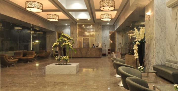 Goldfinch Hotel Мумбаи Экстерьер фото